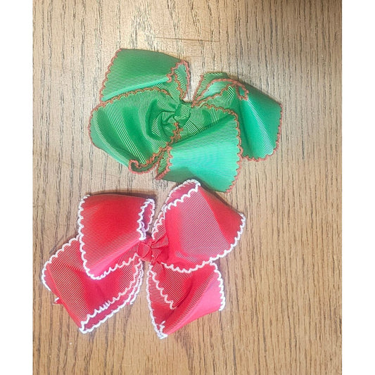 Red and green moon stich bows